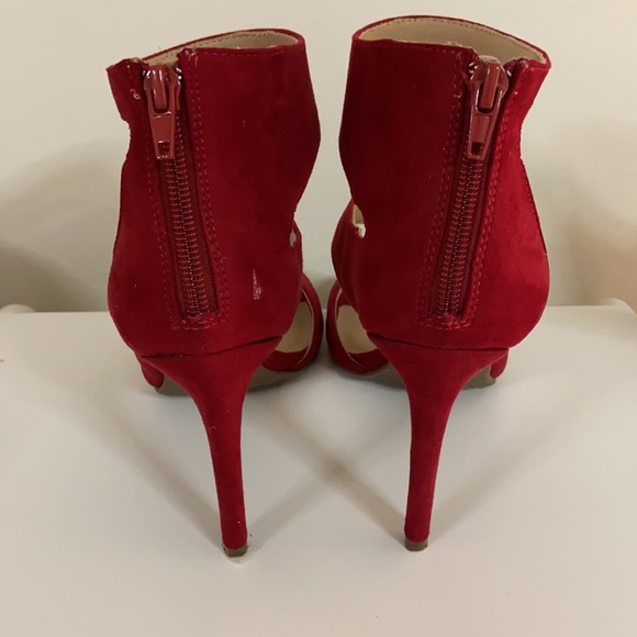 Red strappy heels - Picture 4 of 5